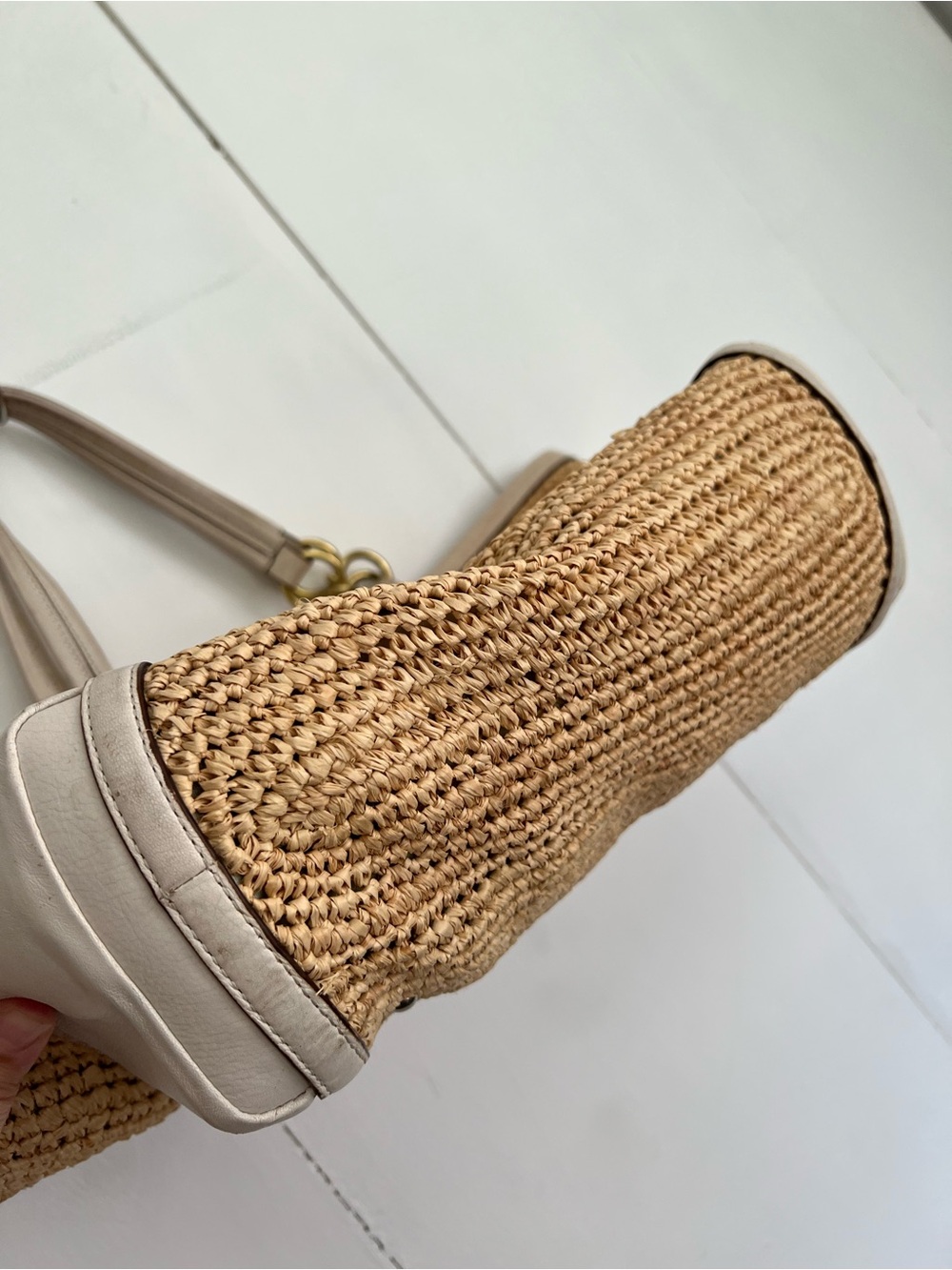 Vintage COACH Hampton Floral Applique Straw Basket White Tote Shoulder Bag 19347 - Picture 5 of 10